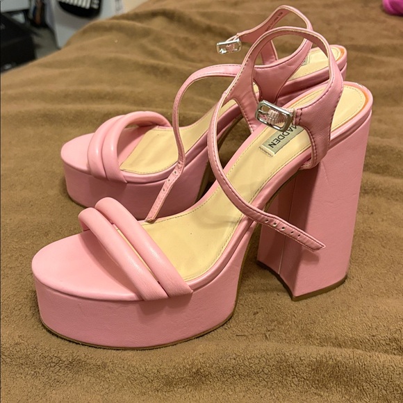 Steve Madden Pink Platform Sandals - Picture 1 of 7